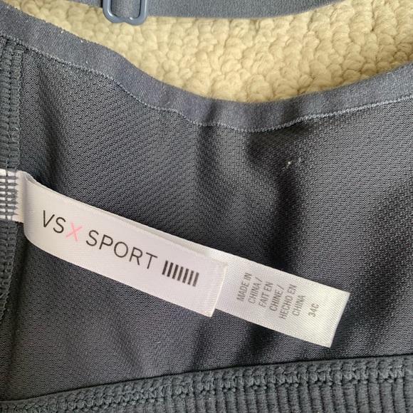 Front Zip Victorias Secret Sports Bra - Picture 4 of 4